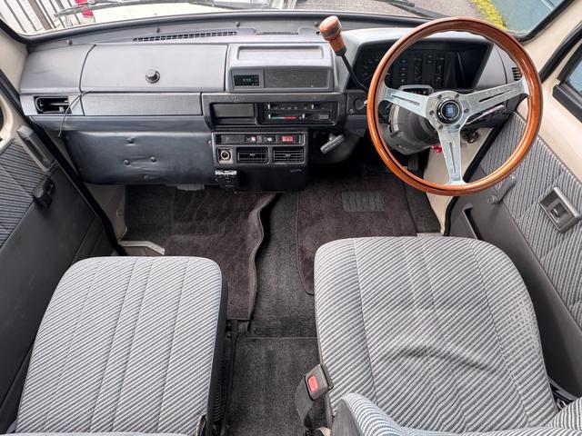 デリボーイ 　クリームカラー全塗装済み　エアコン付き　デイトナホイール　ＮＡＮＫＡＮＧタイヤ　木目調シート　ナルディハンドル　ＡＴ車輌　ＥＴＣ（14枚目）