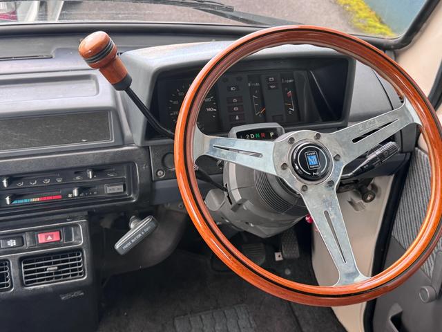 デリボーイ 　クリームカラー全塗装済み　エアコン付き　デイトナホイール　ＮＡＮＫＡＮＧタイヤ　木目調シート　ナルディハンドル　ＡＴ車輌　ＥＴＣ（15枚目）