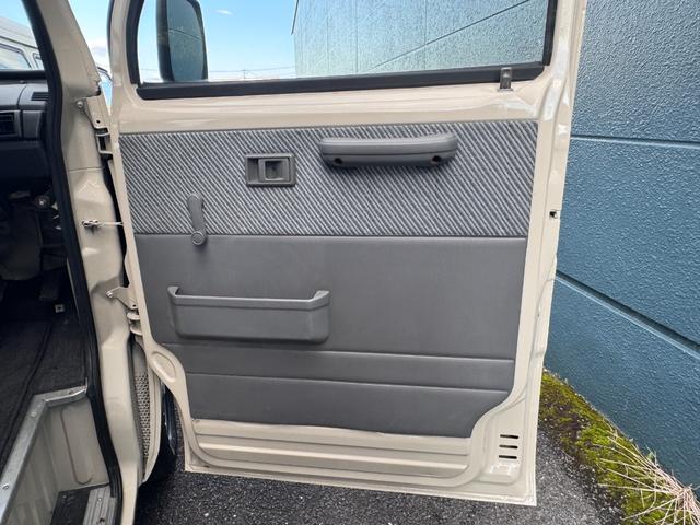 デリボーイ 　クリームカラー全塗装済み　エアコン付き　デイトナホイール　ＮＡＮＫＡＮＧタイヤ　木目調シート　ナルディハンドル　ＡＴ車輌　ＥＴＣ（21枚目）