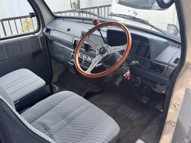 デリボーイ 　クリームカラー全塗装済み　エアコン付き　デイトナホイール　ＮＡＮＫＡＮＧタイヤ　木目調シート　ナルディハンドル　ＡＴ車輌　ＥＴＣ（22枚目）