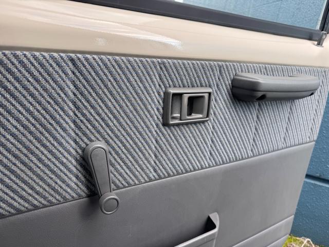 デリボーイ 　クリームカラー全塗装済み　エアコン付き　デイトナホイール　ＮＡＮＫＡＮＧタイヤ　木目調シート　ナルディハンドル　ＡＴ車輌　ＥＴＣ（34枚目）