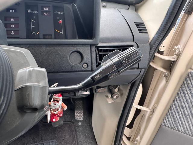 デリボーイ 　クリームカラー全塗装済み　エアコン付き　デイトナホイール　ＮＡＮＫＡＮＧタイヤ　木目調シート　ナルディハンドル　ＡＴ車輌　ＥＴＣ（35枚目）