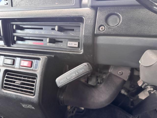 デリボーイ 　クリームカラー全塗装済み　エアコン付き　デイトナホイール　ＮＡＮＫＡＮＧタイヤ　木目調シート　ナルディハンドル　ＡＴ車輌　ＥＴＣ（38枚目）