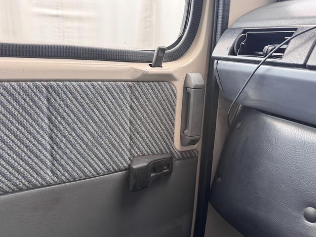 デリボーイ 　クリームカラー全塗装済み　エアコン付き　デイトナホイール　ＮＡＮＫＡＮＧタイヤ　木目調シート　ナルディハンドル　ＡＴ車輌　ＥＴＣ（43枚目）