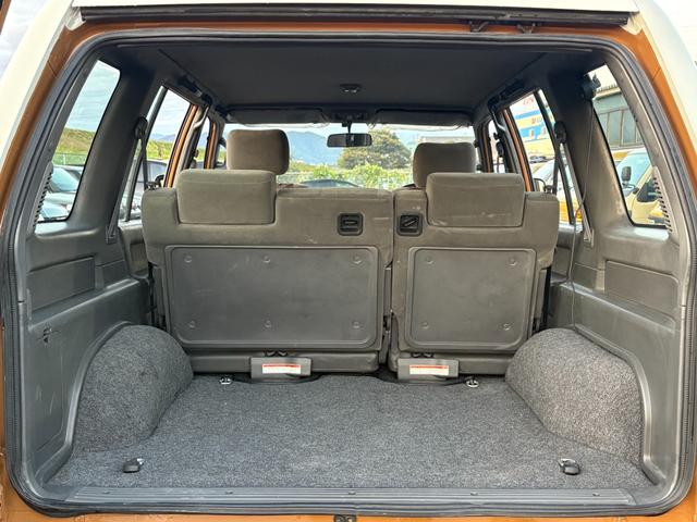 ビッグホーン キャメル ホワイトツートン全塗装済み 4WD車輛 デイトナホイール RENEGADE新品タイヤ 3ナンバー登録車輛 メッキ調ミラー ドアノブ メッキバンパー(30枚目)