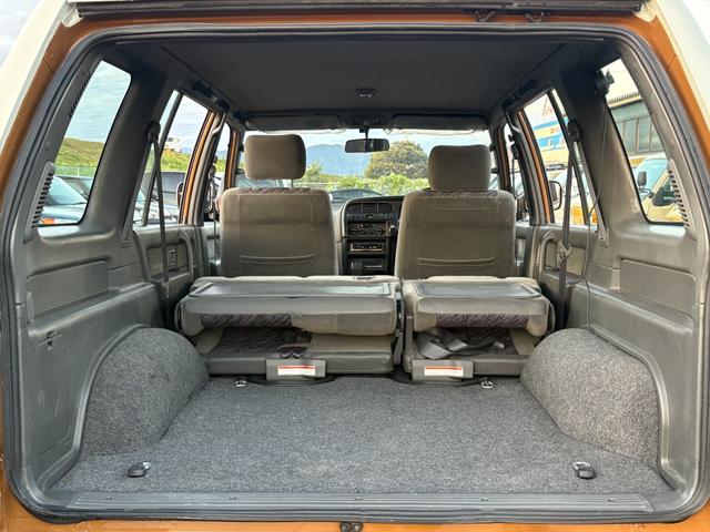 ビッグホーン キャメル ホワイトツートン全塗装済み 4WD車輛 デイトナホイール RENEGADE新品タイヤ 3ナンバー登録車輛 メッキ調ミラー ドアノブ メッキバンパー(31枚目)