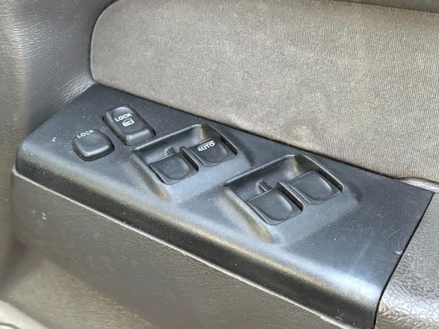 ビッグホーン キャメル ホワイトツートン全塗装済み 4WD車輛 デイトナホイール RENEGADE新品タイヤ 3ナンバー登録車輛 メッキ調ミラー ドアノブ メッキバンパー(32枚目)