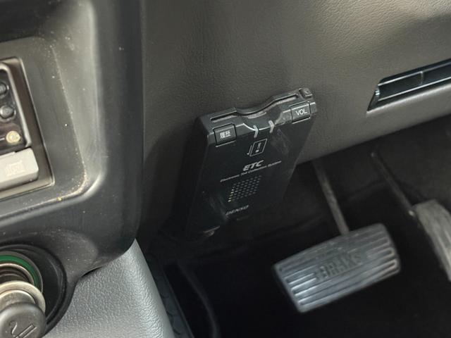 ビッグホーン キャメル ホワイトツートン全塗装済み 4WD車輛 デイトナホイール RENEGADE新品タイヤ 3ナンバー登録車輛 メッキ調ミラー ドアノブ メッキバンパー(37枚目)