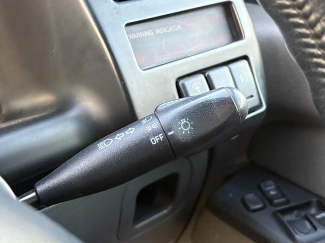 ビッグホーン キャメル ホワイトツートン全塗装済み 4WD車輛 デイトナホイール RENEGADE新品タイヤ 3ナンバー登録車輛 メッキ調ミラー ドアノブ メッキバンパー(38枚目)