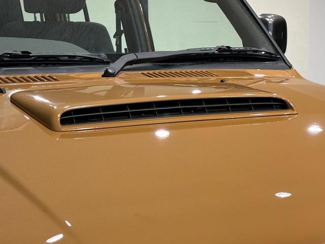 ビッグホーン キャメル ホワイトツートン全塗装済み 4WD車輛 デイトナホイール RENEGADE新品タイヤ 3ナンバー登録車輛 メッキ調ミラー ドアノブ メッキバンパー(46枚目)