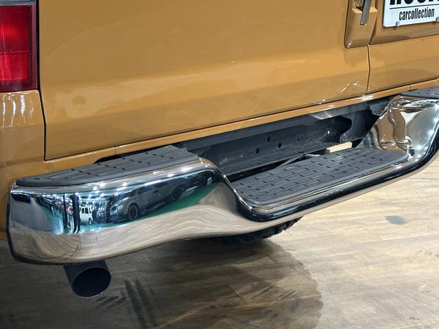 ビッグホーン キャメル ホワイトツートン全塗装済み 4WD車輛 デイトナホイール RENEGADE新品タイヤ 3ナンバー登録車輛 メッキ調ミラー ドアノブ メッキバンパー(62枚目)