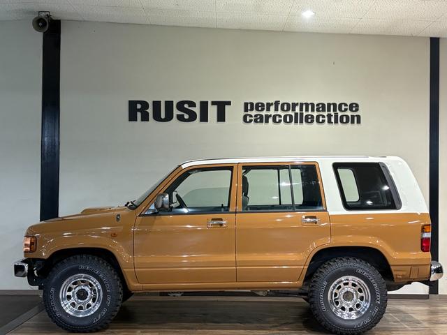 ビッグホーン キャメル ホワイトツートン全塗装済み 4WD車輛 デイトナホイール RENEGADE新品タイヤ 3ナンバー登録車輛 メッキ調ミラー ドアノブ メッキバンパー(63枚目)