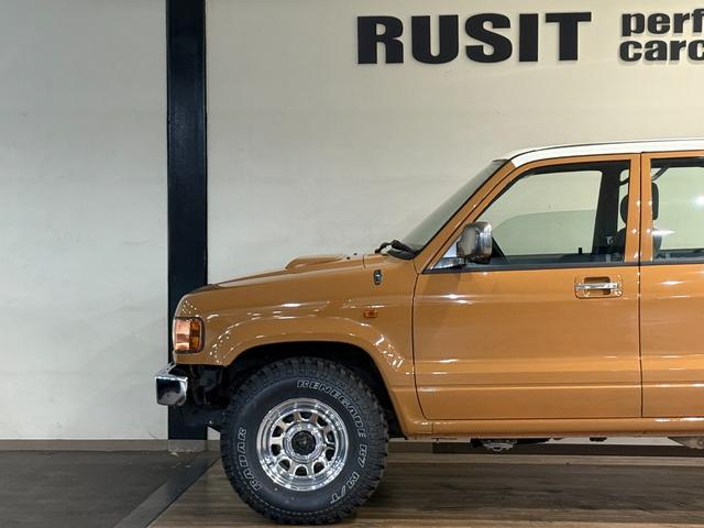 ビッグホーン キャメル ホワイトツートン全塗装済み 4WD車輛 デイトナホイール RENEGADE新品タイヤ 3ナンバー登録車輛 メッキ調ミラー ドアノブ メッキバンパー(64枚目)