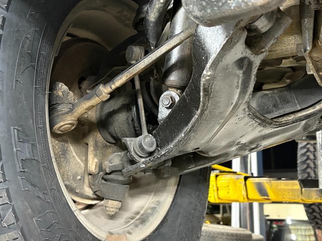 ビッグホーン キャメル ホワイトツートン全塗装済み 4WD車輛 デイトナホイール RENEGADE新品タイヤ 3ナンバー登録車輛 メッキ調ミラー ドアノブ メッキバンパー(67枚目)