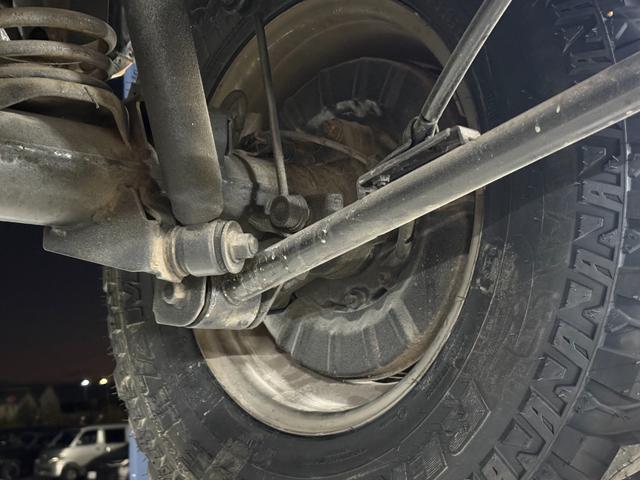 ビッグホーン キャメル ホワイトツートン全塗装済み 4WD車輛 デイトナホイール RENEGADE新品タイヤ 3ナンバー登録車輛 メッキ調ミラー ドアノブ メッキバンパー(68枚目)