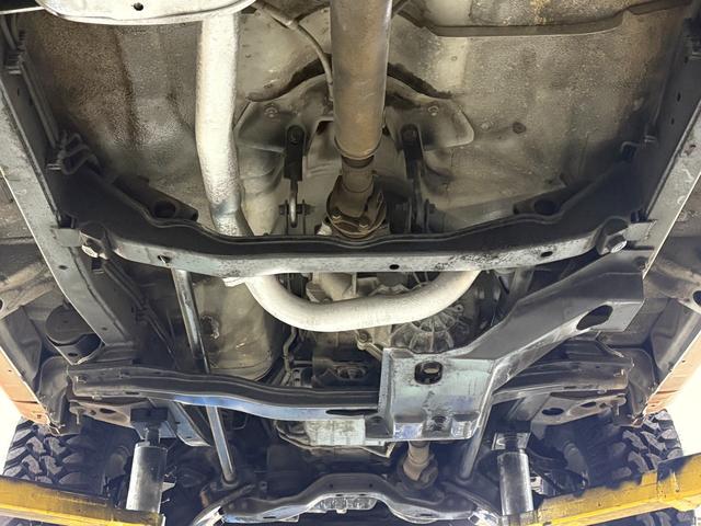 ビッグホーン キャメル ホワイトツートン全塗装済み 4WD車輛 デイトナホイール RENEGADE新品タイヤ 3ナンバー登録車輛 メッキ調ミラー ドアノブ メッキバンパー(71枚目)