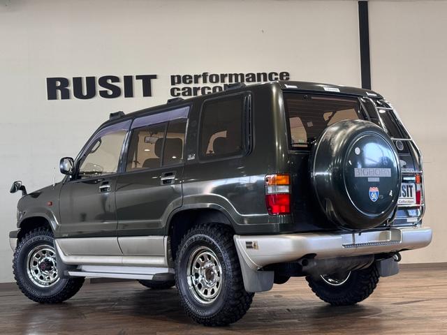 ビッグホーン ハンドリングバイロータスＳＥ　ロング　オリジナルカラー　ＮＯＸ適合車輌　４ＷＤ車輌　デイトナメッキホイール　ＲＥＮＥＧＡＤＥ新品タイヤ　いすゞエンブレム　リアラダー　シートヒーター　タイミングベルト交換済み１１０５５７ｋｍ時点（10枚目）