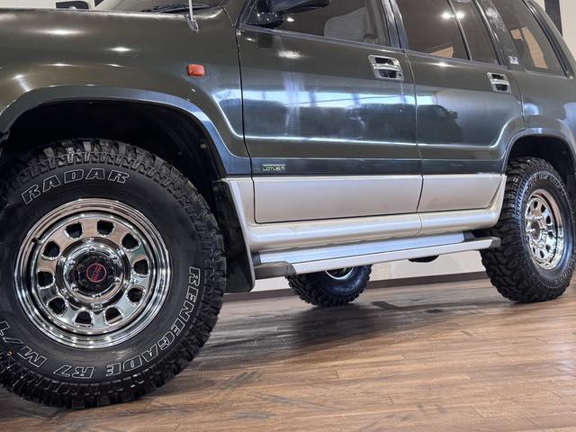 ビッグホーン ハンドリングバイロータスＳＥ　ロング　オリジナルカラー　ＮＯＸ適合車輌　４ＷＤ車輌　デイトナメッキホイール　ＲＥＮＥＧＡＤＥ新品タイヤ　いすゞエンブレム　リアラダー　シートヒーター　タイミングベルト交換済み１１０５５７ｋｍ時点（13枚目）