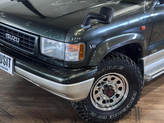 ビッグホーン ハンドリングバイロータスＳＥ　ロング　オリジナルカラー　ＮＯＸ適合車輌　４ＷＤ車輌　デイトナメッキホイール　ＲＥＮＥＧＡＤＥ新品タイヤ　いすゞエンブレム　リアラダー　シートヒーター　タイミングベルト交換済み１１０５５７ｋｍ時点（14枚目）