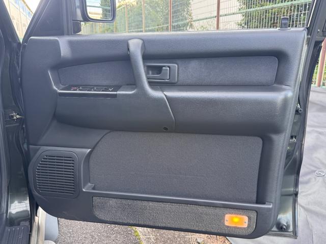 ビッグホーン ハンドリングバイロータスＳＥ　ロング　オリジナルカラー　ＮＯＸ適合車輌　４ＷＤ車輌　デイトナメッキホイール　ＲＥＮＥＧＡＤＥ新品タイヤ　いすゞエンブレム　リアラダー　シートヒーター　タイミングベルト交換済み１１０５５７ｋｍ時点（22枚目）