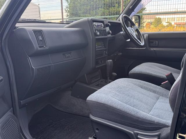 ビッグホーン ハンドリングバイロータスＳＥ　ロング　オリジナルカラー　ＮＯＸ適合車輌　４ＷＤ車輌　デイトナメッキホイール　ＲＥＮＥＧＡＤＥ新品タイヤ　いすゞエンブレム　リアラダー　シートヒーター　タイミングベルト交換済み１１０５５７ｋｍ時点（23枚目）