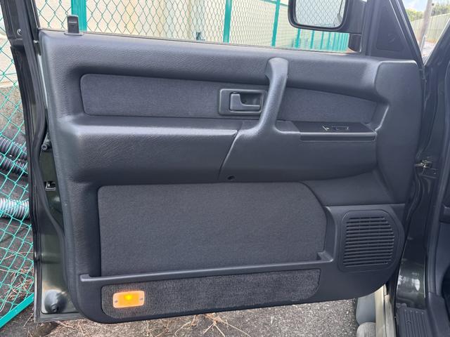 ビッグホーン ハンドリングバイロータスＳＥ　ロング　オリジナルカラー　ＮＯＸ適合車輌　４ＷＤ車輌　デイトナメッキホイール　ＲＥＮＥＧＡＤＥ新品タイヤ　いすゞエンブレム　リアラダー　シートヒーター　タイミングベルト交換済み１１０５５７ｋｍ時点（26枚目）