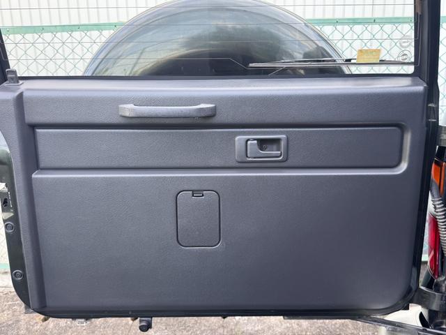 ビッグホーン ハンドリングバイロータスＳＥ　ロング　オリジナルカラー　ＮＯＸ適合車輌　４ＷＤ車輌　デイトナメッキホイール　ＲＥＮＥＧＡＤＥ新品タイヤ　いすゞエンブレム　リアラダー　シートヒーター　タイミングベルト交換済み１１０５５７ｋｍ時点（37枚目）