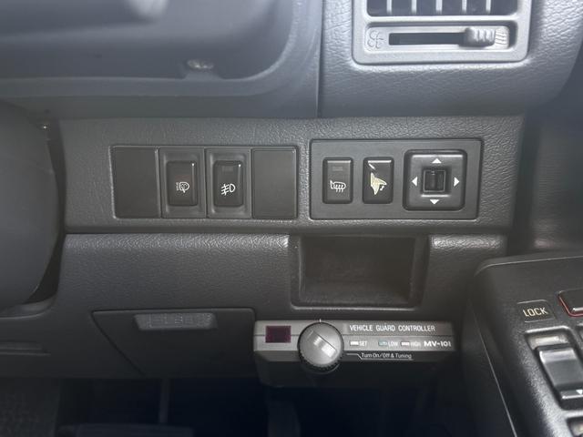 ビッグホーン ハンドリングバイロータスＳＥ　ロング　オリジナルカラー　ＮＯＸ適合車輌　４ＷＤ車輌　デイトナメッキホイール　ＲＥＮＥＧＡＤＥ新品タイヤ　いすゞエンブレム　リアラダー　シートヒーター　タイミングベルト交換済み１１０５５７ｋｍ時点（41枚目）