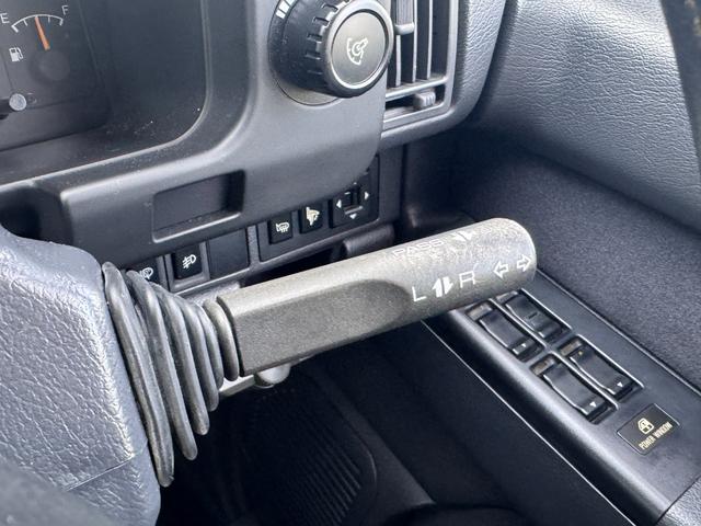 ビッグホーン ハンドリングバイロータスＳＥ　ロング　オリジナルカラー　ＮＯＸ適合車輌　４ＷＤ車輌　デイトナメッキホイール　ＲＥＮＥＧＡＤＥ新品タイヤ　いすゞエンブレム　リアラダー　シートヒーター　タイミングベルト交換済み１１０５５７ｋｍ時点（43枚目）