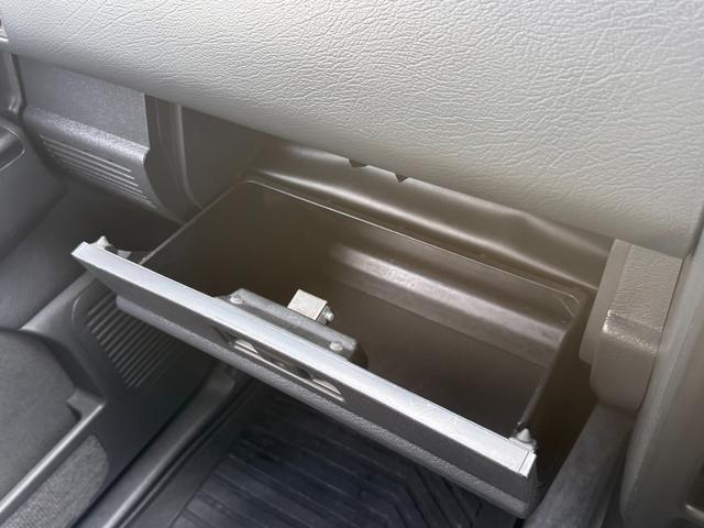 ビッグホーン ハンドリングバイロータスＳＥ　ロング　オリジナルカラー　ＮＯＸ適合車輌　４ＷＤ車輌　デイトナメッキホイール　ＲＥＮＥＧＡＤＥ新品タイヤ　いすゞエンブレム　リアラダー　シートヒーター　タイミングベルト交換済み１１０５５７ｋｍ時点（52枚目）