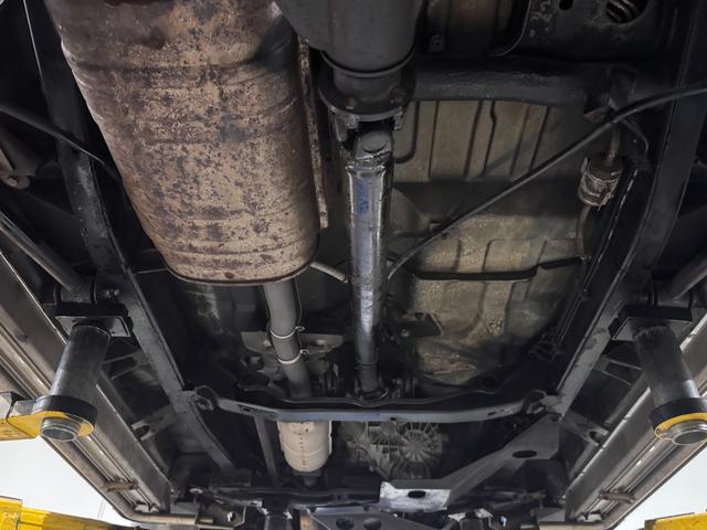 ビッグホーン ハンドリングバイロータスＳＥ　ロング　オリジナルカラー　ＮＯＸ適合車輌　４ＷＤ車輌　デイトナメッキホイール　ＲＥＮＥＧＡＤＥ新品タイヤ　いすゞエンブレム　リアラダー　シートヒーター　タイミングベルト交換済み１１０５５７ｋｍ時点（79枚目）