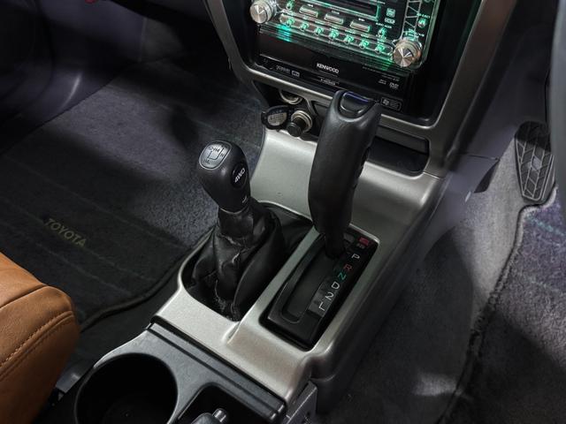 ハイラックスサーフ ＳＳＲ－Ｘ　アーバンカーキホワイトツートン全塗装　４ＷＤ車輛　リフトアップ　ＲＥＮＥＧＡＤＥ新品タイヤ　ＥＴＣ　　オリジナルシートカバー　ドライブレコーダー　ミラー　ドアノブメッキ仕様（40枚目）