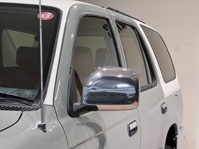 ハイラックスサーフ ＳＳＲ－Ｘ　アーバンカーキホワイトツートン全塗装　４ＷＤ車輛　リフトアップ　ＲＥＮＥＧＡＤＥ新品タイヤ　ＥＴＣ　　オリジナルシートカバー　ドライブレコーダー　ミラー　ドアノブメッキ仕様（51枚目）