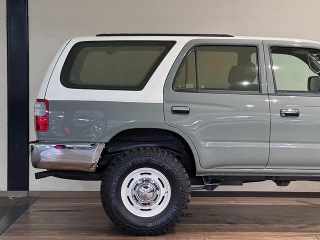 ハイラックスサーフ ＳＳＲ－Ｘ　アーバンカーキホワイトツートン全塗装　４ＷＤ車輛　リフトアップ　ＲＥＮＥＧＡＤＥ新品タイヤ　ＥＴＣ　　オリジナルシートカバー　ドライブレコーダー　ミラー　ドアノブメッキ仕様（60枚目）