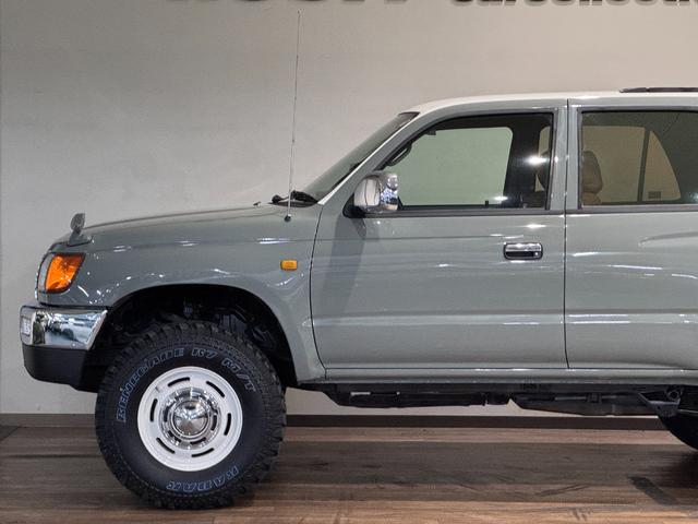 ハイラックスサーフ ＳＳＲ－Ｘ　アーバンカーキホワイトツートン全塗装　４ＷＤ車輛　リフトアップ　ＲＥＮＥＧＡＤＥ新品タイヤ　ＥＴＣ　　オリジナルシートカバー　ドライブレコーダー　ミラー　ドアノブメッキ仕様（71枚目）