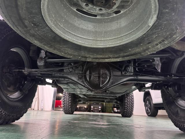 ハイラックスサーフ ＳＳＲ－Ｘ　アーバンカーキホワイトツートン全塗装　４ＷＤ車輛　リフトアップ　ＲＥＮＥＧＡＤＥ新品タイヤ　ＥＴＣ　　オリジナルシートカバー　ドライブレコーダー　ミラー　ドアノブメッキ仕様（73枚目）