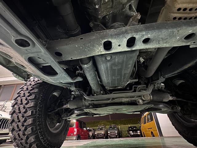 ハイラックスサーフ ＳＳＲ－Ｘ　アーバンカーキホワイトツートン全塗装　４ＷＤ車輛　リフトアップ　ＲＥＮＥＧＡＤＥ新品タイヤ　ＥＴＣ　　オリジナルシートカバー　ドライブレコーダー　ミラー　ドアノブメッキ仕様（79枚目）