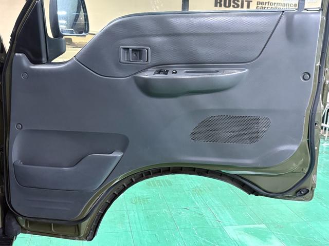 ボンゴバン ＤＸ　イエローオリーブマット全塗装　オリジナル丸目ヘッドライトキット　４ＷＤ車両　ＮＯＸ・ＰＭ法適合車両　オートマ　ルーフラック　ＭＡＸＸＩＳタイヤ　スチールホイール　ハイルーフ車（14枚目）