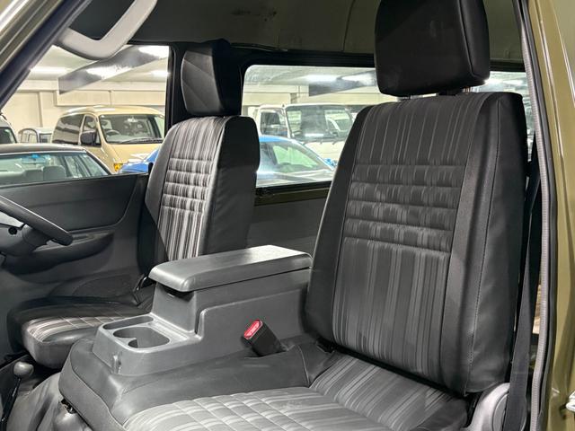 ボンゴバン ＤＸ　イエローオリーブマット全塗装　オリジナル丸目ヘッドライトキット　４ＷＤ車両　ＮＯＸ・ＰＭ法適合車両　オートマ　ルーフラック　ＭＡＸＸＩＳタイヤ　スチールホイール　ハイルーフ車（21枚目）