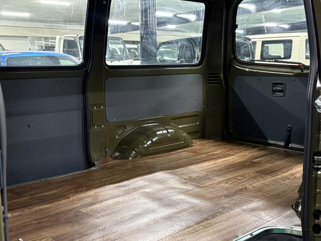 ボンゴバン ＤＸ　イエローオリーブマット全塗装　オリジナル丸目ヘッドライトキット　４ＷＤ車両　ＮＯＸ・ＰＭ法適合車両　オートマ　ルーフラック　ＭＡＸＸＩＳタイヤ　スチールホイール　ハイルーフ車（22枚目）