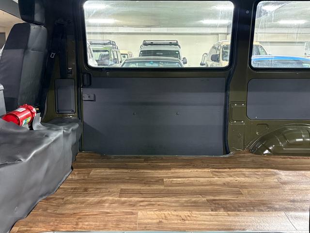 ボンゴバン ＤＸ　イエローオリーブマット全塗装　オリジナル丸目ヘッドライトキット　４ＷＤ車両　ＮＯＸ・ＰＭ法適合車両　オートマ　ルーフラック　ＭＡＸＸＩＳタイヤ　スチールホイール　ハイルーフ車（23枚目）