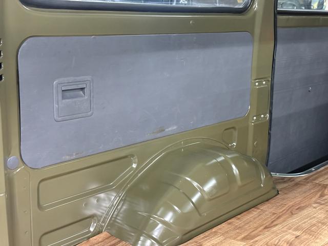 ボンゴバン ＤＸ　イエローオリーブマット全塗装　オリジナル丸目ヘッドライトキット　４ＷＤ車両　ＮＯＸ・ＰＭ法適合車両　オートマ　ルーフラック　ＭＡＸＸＩＳタイヤ　スチールホイール　ハイルーフ車（29枚目）