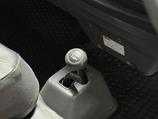 ボンゴバン ＤＸ　イエローオリーブマット全塗装　オリジナル丸目ヘッドライトキット　４ＷＤ車両　ＮＯＸ・ＰＭ法適合車両　オートマ　ルーフラック　ＭＡＸＸＩＳタイヤ　スチールホイール　ハイルーフ車（40枚目）