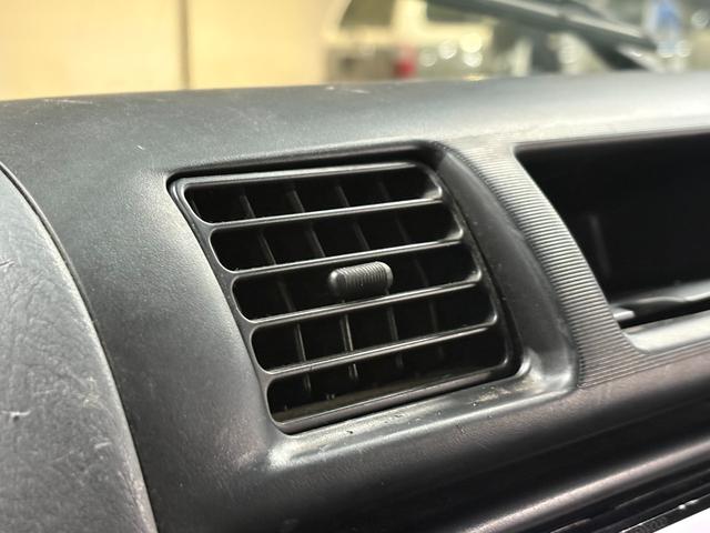 ボンゴバン ＤＸ　イエローオリーブマット全塗装　オリジナル丸目ヘッドライトキット　４ＷＤ車両　ＮＯＸ・ＰＭ法適合車両　オートマ　ルーフラック　ＭＡＸＸＩＳタイヤ　スチールホイール　ハイルーフ車（42枚目）