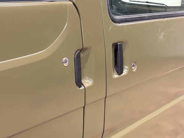 ボンゴバン ＤＸ　イエローオリーブマット全塗装　オリジナル丸目ヘッドライトキット　４ＷＤ車両　ＮＯＸ・ＰＭ法適合車両　オートマ　ルーフラック　ＭＡＸＸＩＳタイヤ　スチールホイール　ハイルーフ車（46枚目）