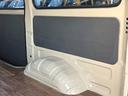 ＤＸ　クリームカラー全塗装済み　４ＷＤ車輛　２列目シート　シートベルト取付可能　丸目ヘッドライトカスタム　ＭＡＸＸＩＳ新品ブロックタイヤ　木目調フロアマット　オレンジコーナーレンズ　ハイルーフ車輛（31枚目）