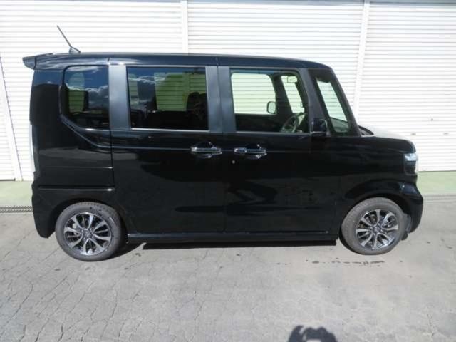 N-BOXカスタム 8インチナビ バックカメラ 片側パワスラ シートヒーター(4枚目)