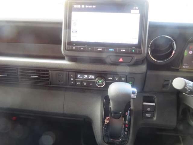 N-BOXカスタム 8インチナビ バックカメラ 片側パワスラ シートヒーター(17枚目)