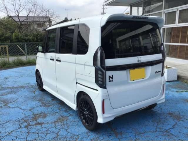 Ｎ－ＢＯＸカスタム Ｌターボ　スタイル＋ブラック　当社デモカー　新車保証付　当社デモカー　走行９．１０９ｋｍ　車検たっぷりＲ７．９月まで　ターボエンジン　ナビ／ＴＶ／ブルートゥース／リアカメラ　両側電動スライドドア　専用ブラックアルミ　新車保証付（4枚目）