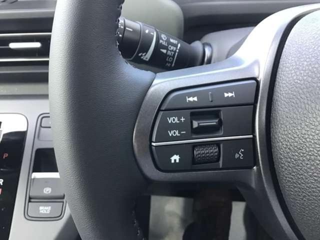 フリード クロスター 登録済・未使用車 新車保証付 SENSING 登録済・未使用車 走行57km 新車保証付 SENSING 8エアバッグ 両側電動スライドドア アルミホイール シートヒーター フォグライト ブラインドスポットモニター(12枚目)